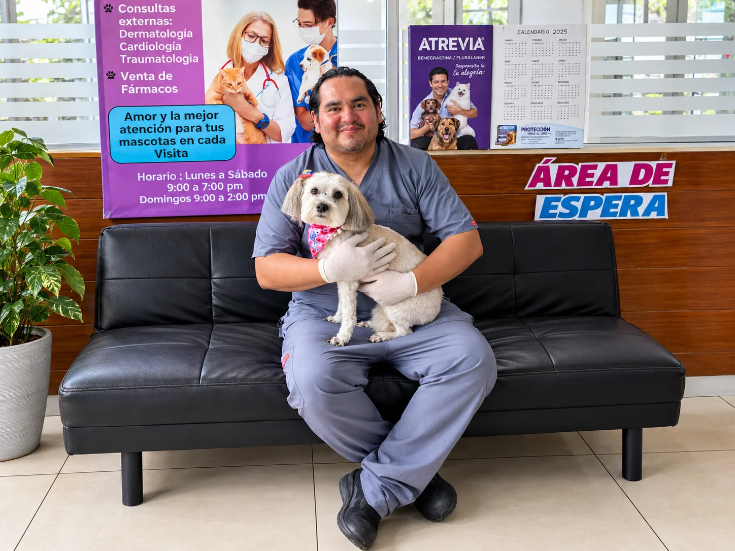Médico veterinario Charming Vet con mascota